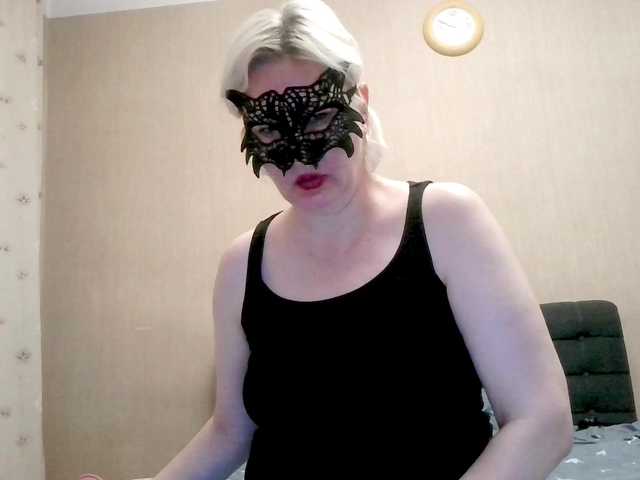 Tamilla45 live cam on BongaCams