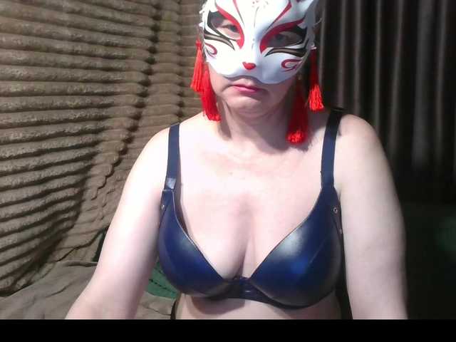 Tamilla45 live cam on BongaCams