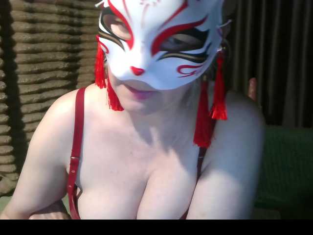 Tamilla45 live cam on BongaCams