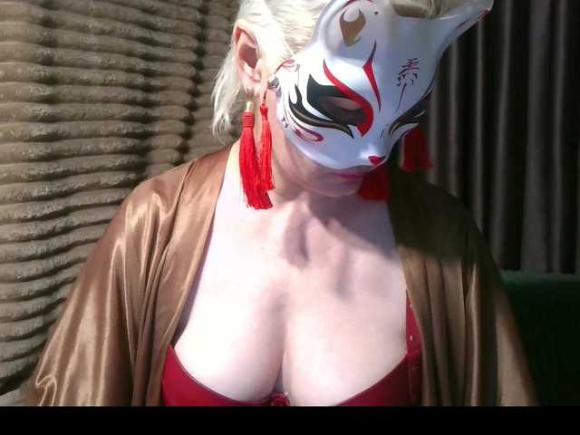 Tamilla45 live cam on BongaCams