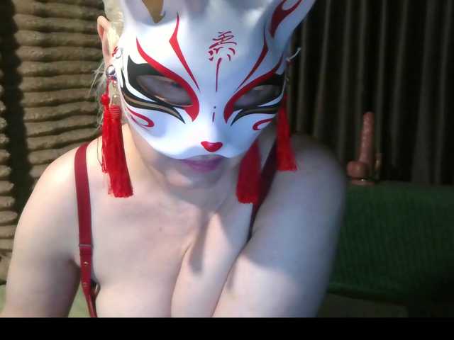 Tamilla45 live cam on BongaCams