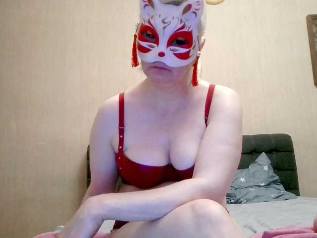 Tamilla45 live cam on BongaCams