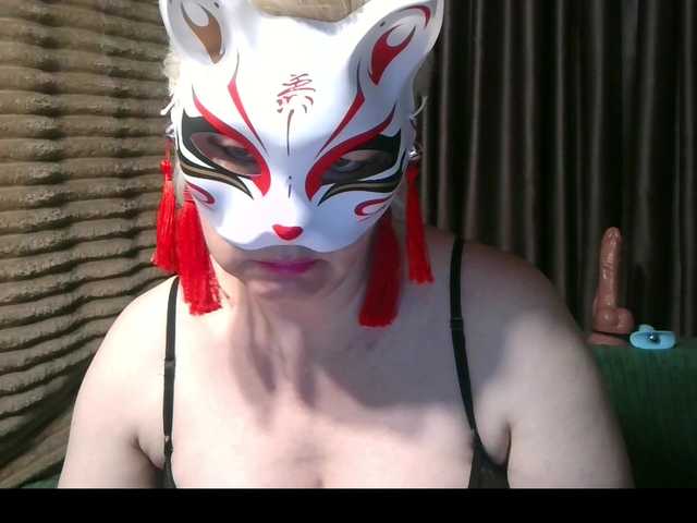 Tamilla45 live cam on BongaCams