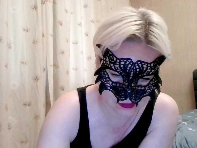 Tamilla45 live cam on BongaCams