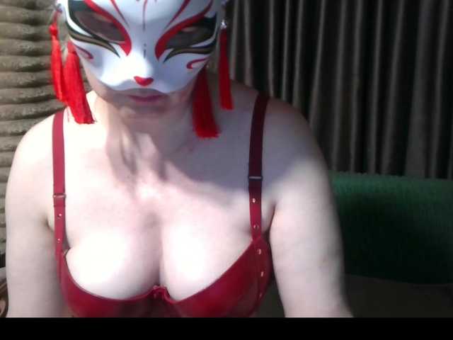 Tamilla45 live cam on BongaCams