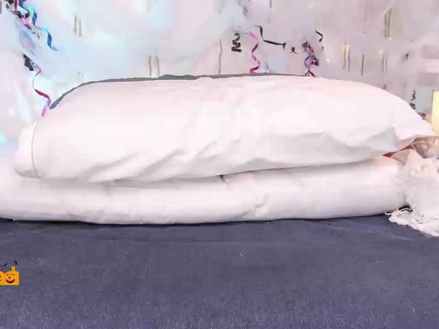 ohyesly live cam on BongaCams