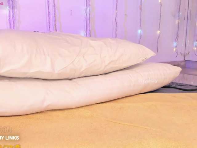 ohyesly live cam on BongaCams