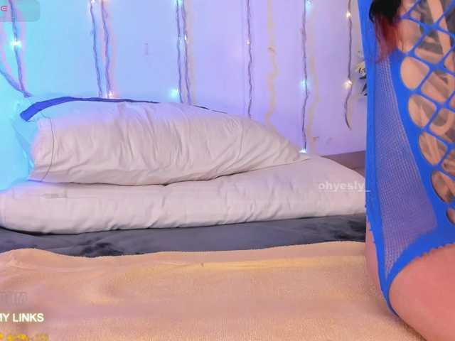 ohyesly live cam on BongaCams