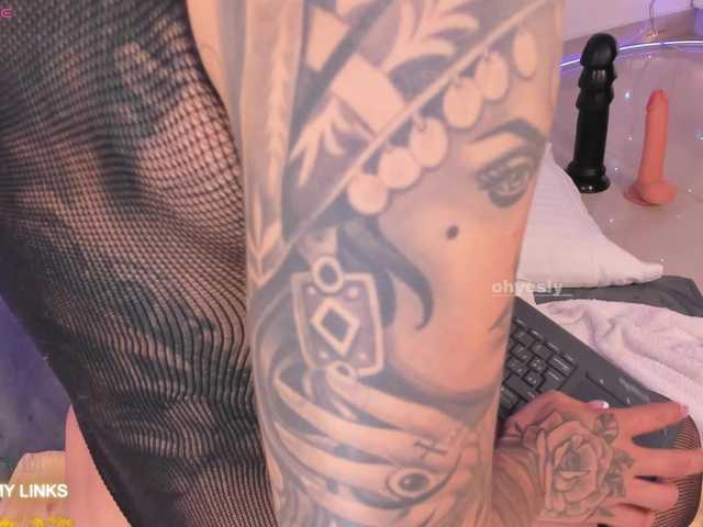 ohyesly live cam on BongaCams
