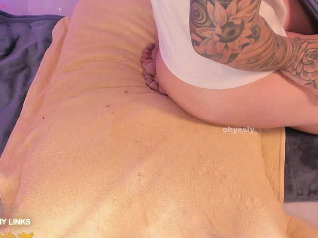 ohyesly live cam on BongaCams