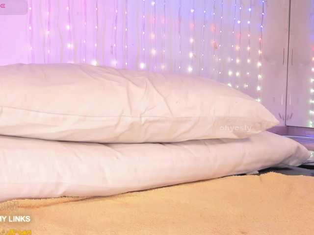 ohyesly live cam on BongaCams