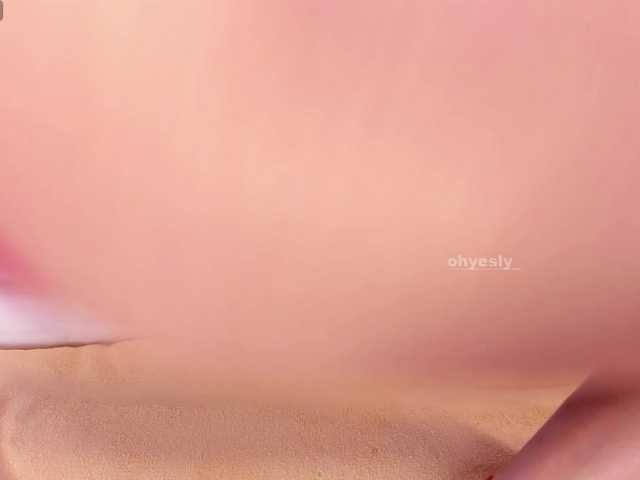 ohyesly live cam on BongaCams