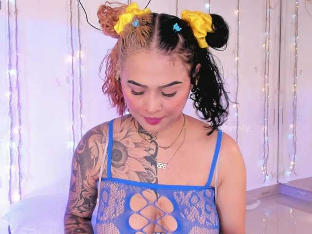 ohyesly live cam on BongaCams