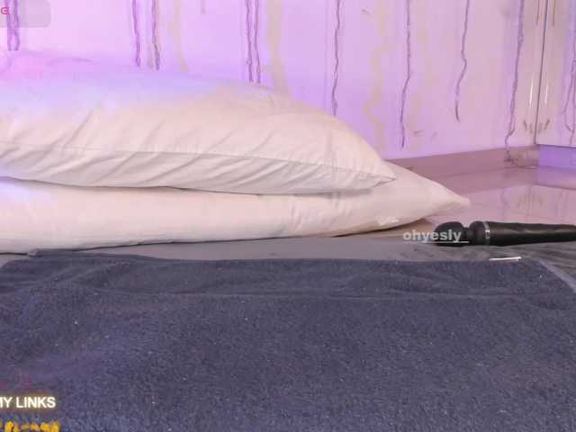ohyesly live cam on BongaCams