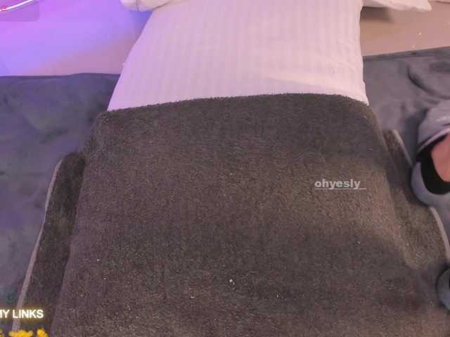 ohyesly live cam on BongaCams