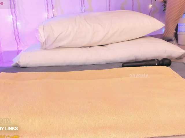 ohyesly live cam on BongaCams