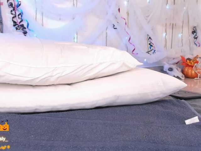 ohyesly live cam on BongaCams