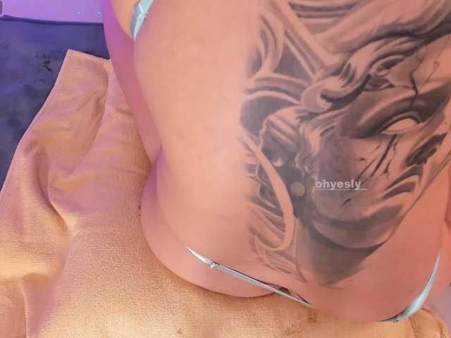 ohyesly live cam on BongaCams
