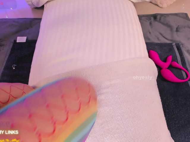 ohyesly live cam on BongaCams