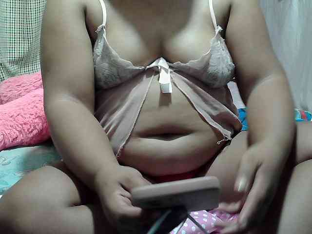 PinayLynlyn08 webcam