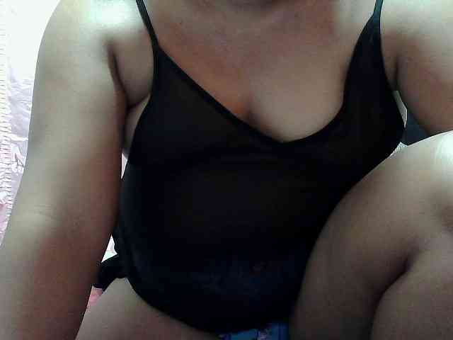 PinayLynlyn08 webcam