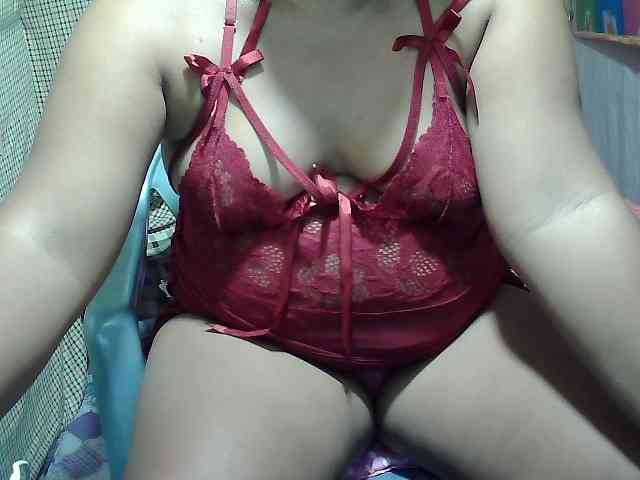 Model: PinayLynlyn08