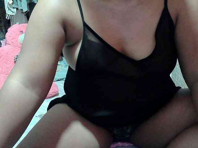 Model: PinayLynlyn08