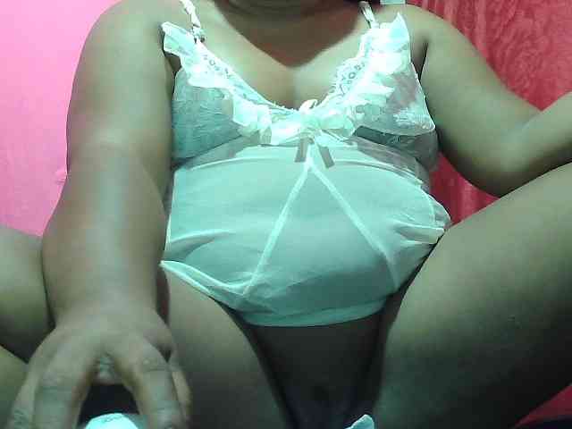 PinayLynlyn08 webcam