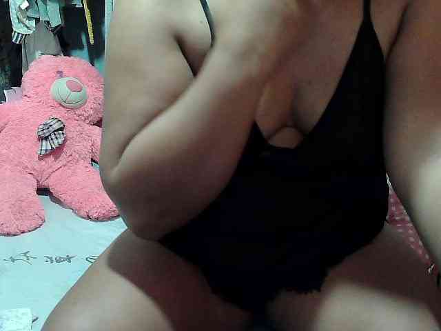 PinayLynlyn08 webcam
