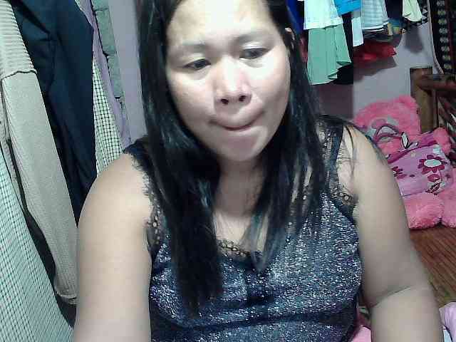 PinayLynlyn08 webcam