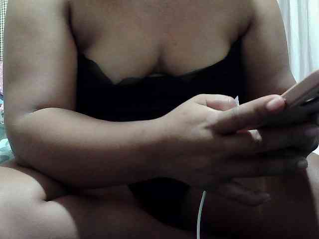 PinayLynlyn08 webcam