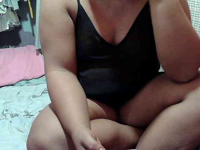 PinayLynlyn08 webcam
