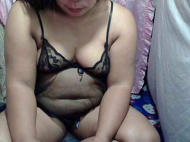 PinayLynlyn08 webcam