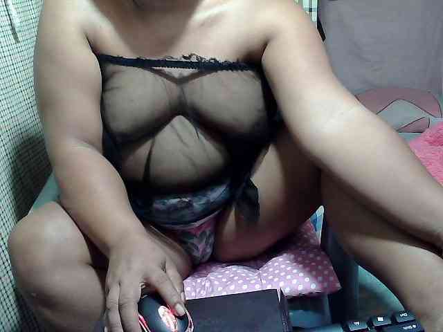 PinayLynlyn08 webcam