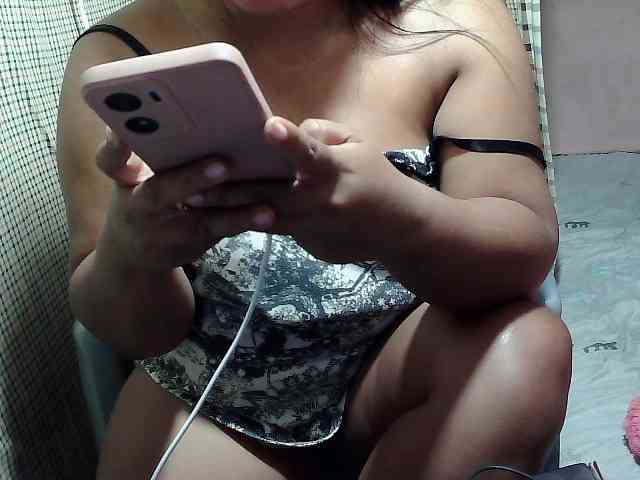 PinayLynlyn08 webcam