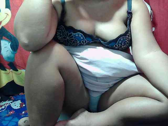 PinayLynlyn08 webcam