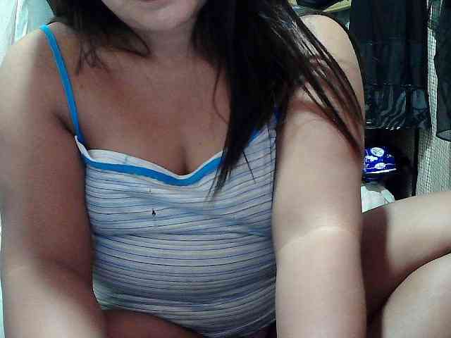 PinayLynlyn08 webcam