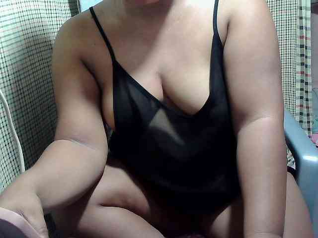 PinayLynlyn08 webcam