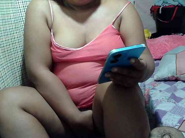 PinayLynlyn08 webcam