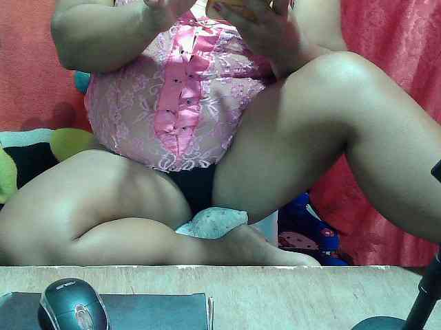 Model: PinayLynlyn08