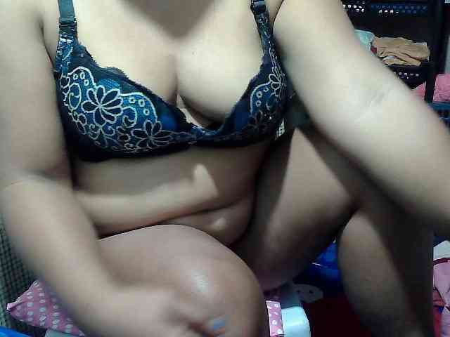 PinayLynlyn08 webcam