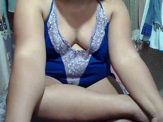 PinayLynlyn08 webcam