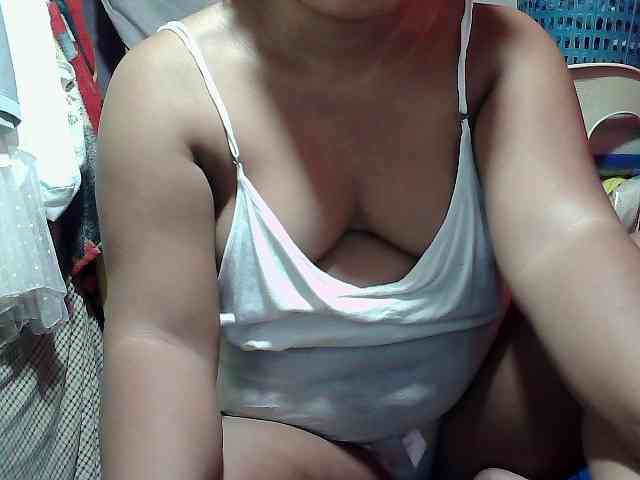PinayLynlyn08 webcam