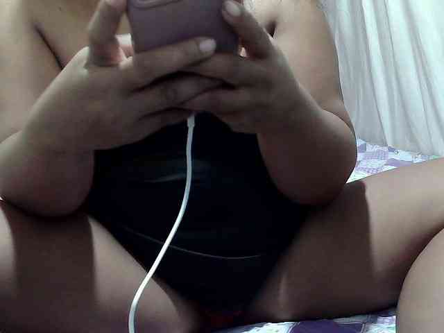 PinayLynlyn08 webcam