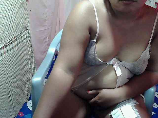 PinayLynlyn08 webcam