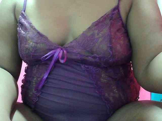 PinayLynlyn08 webcam