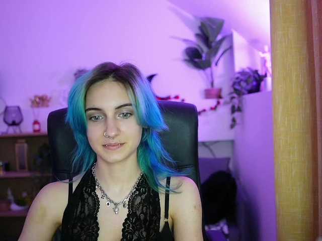 Stacyx3, 18 y/o - Live Cam on BongaCams