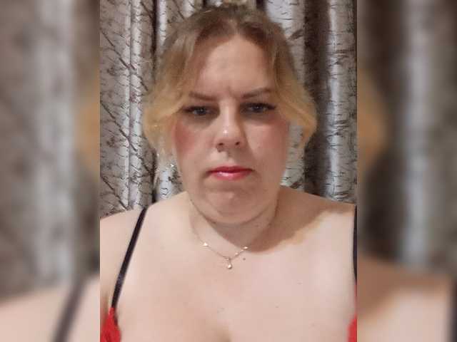 Hidden_Charm — live female cam