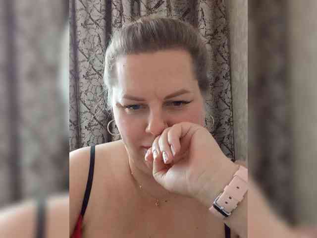 Hidden_Charm webcam