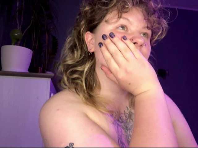 AlinaSweet live cam on BongaCams
